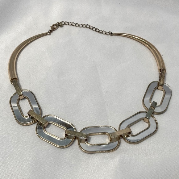 Vintage Gold Metal Chain Mirror Statement Necklace - Picture 5 of 10